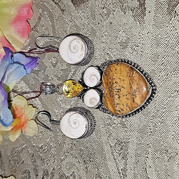 New Shiva shell and picture jasper pendant and earrings set - Picture 1 of 10